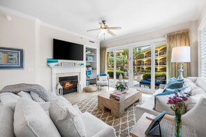 Smart TV, fireplace, stereo