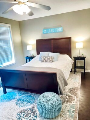 3 عدّة غرف نوم ومكتب ومكواة/لوح كي وسرير سفر