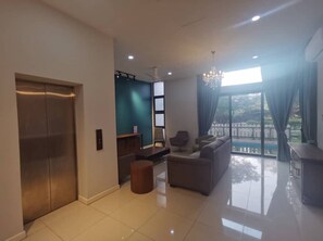 Exclusive Villa | Living area | Flat-screen TV - Villa Senja Fields of Gold Rawang (Rawang)