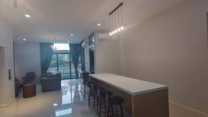 Exclusieve villa | Dineren in de kamer