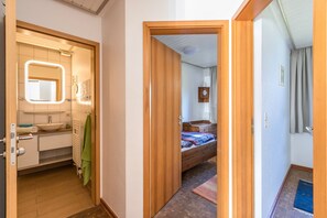 2 camere, ferro/asse da stiro, Wi-Fi gratuito, lenzuola