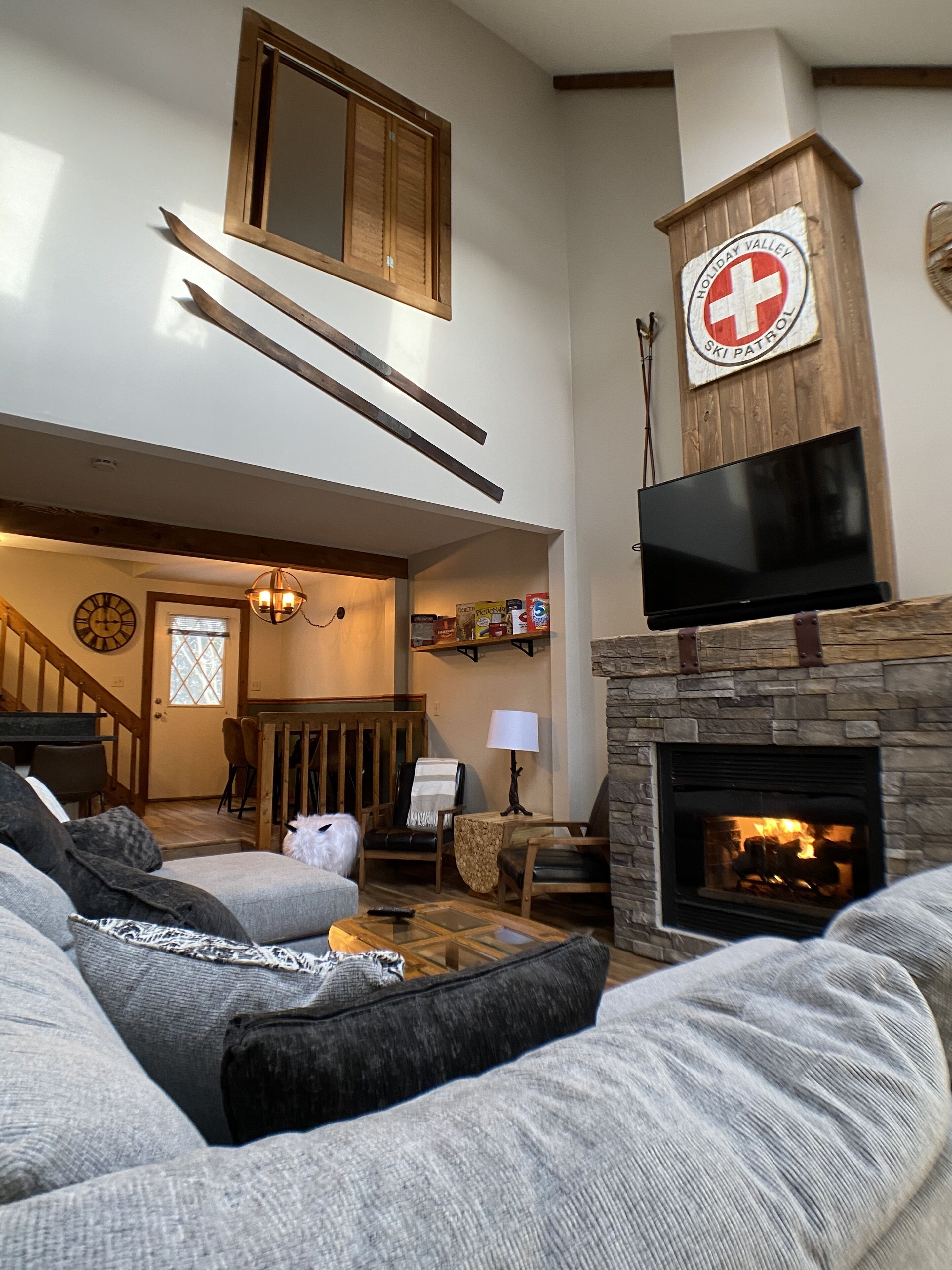 ❄️⛷A short walk to Holiday Valley adventures and 1 mile from the village🏂❄️