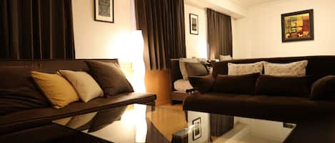 1 bedroom, individually decorated, desk, iron/ironing board