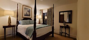4 bedrooms, desk, iron/ironing board, travel cot