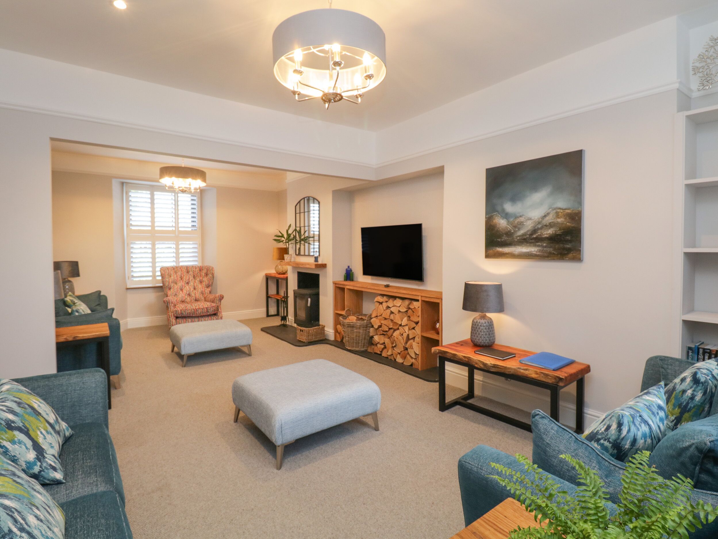 HAZELNUT COTTAGE, family friendly, with open fire in Windermere