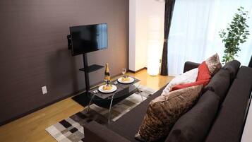 Apartment, Non Smoking (402) | Living area