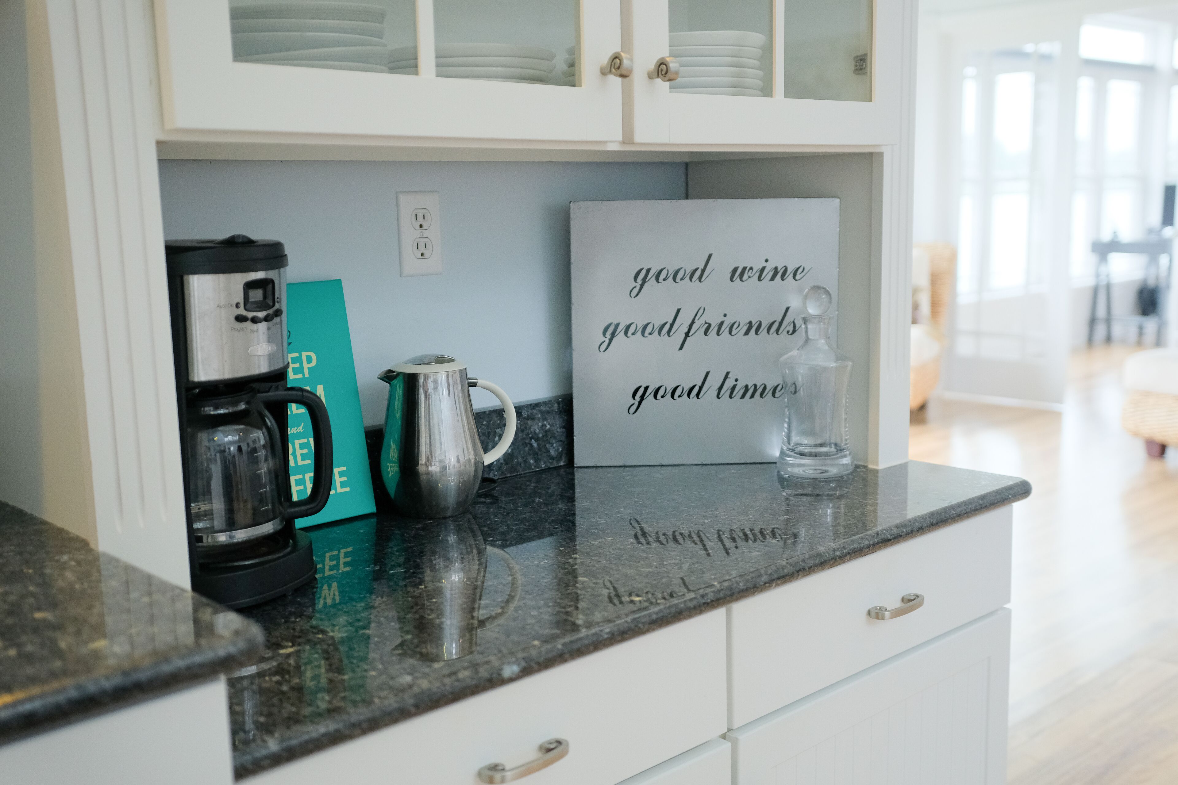 Spacious waterfront home with amazing views, private pier, fishing and crabbing.