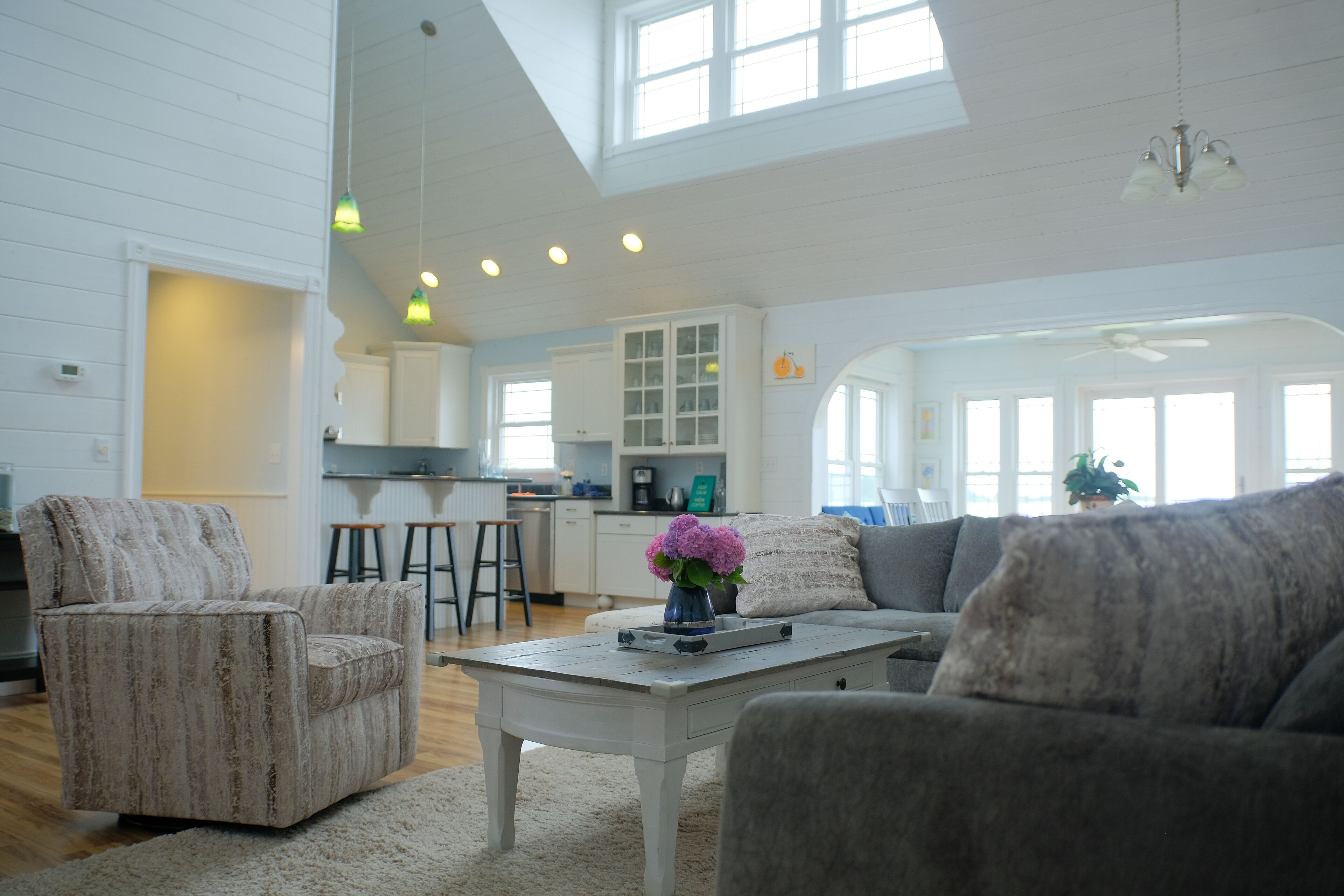 Spacious waterfront home with amazing views, private pier, fishing and crabbing.