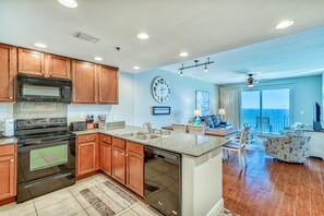 Fridge, microwave, oven, stovetop - Weekend Getaway! Aug 7 - 9th open!  Beach Service Included! (Panama City Beach)