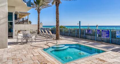 Great condo, Beautiful views! *Oct 11 -15th Open!