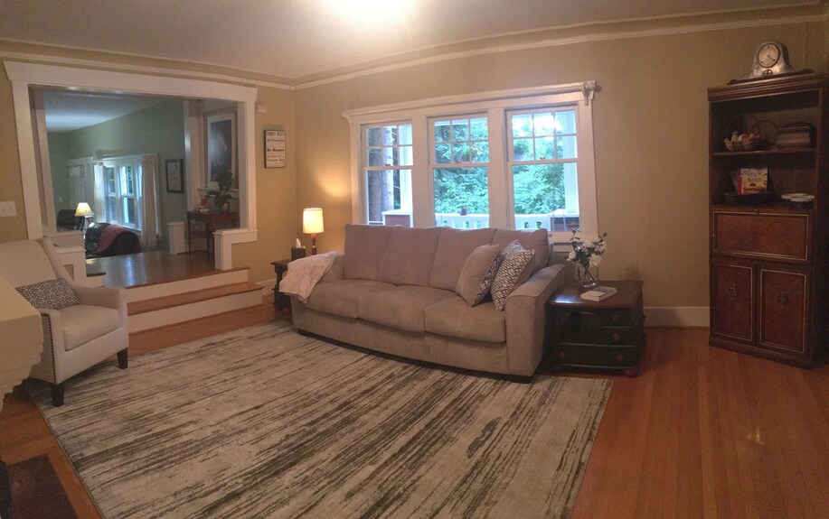 Spacious And Charming Home In A Park-like Setting - Burien, WA