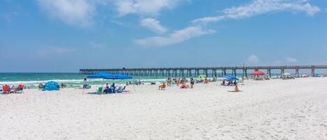Beach nearby, sun loungers, beach towels