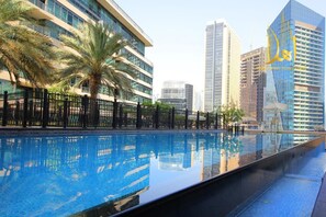 Indoor pool, outdoor pool - Amazing 3 Bedrooms Apartment With Full Dubai Marina View (Dubaï)