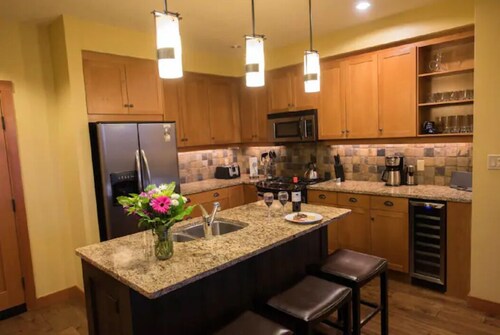 Spacious Chalet at the Base of Red Mountain