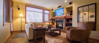 Spacious Chalet at the Base of Red Mountain