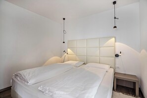 1 dormitorio, tabla de planchar con plancha, wifi gratis y ropa de cama