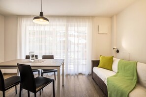 Dining - Apartment "Cinch Residenz Bun Sté" with Mountain View, Sauna & Balcony (San Vigilio di Marebbe)