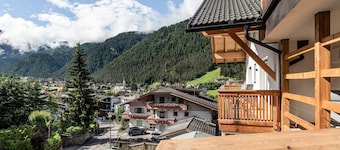Apartment "Cinch Residenz Bun Sté" with Mountain View, Sauna & Balcony
