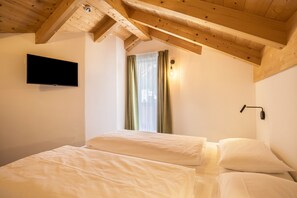 3 habitaciones, tabla de planchar con plancha y wifi gratis 