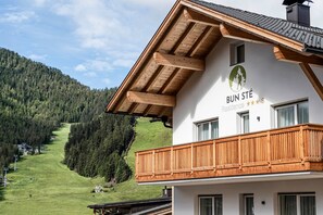 Exterior detail - Apartment "Cater Residence Bun Sté" with Mountain View, Sauna & Garden (San Vigilio di Marebbe)