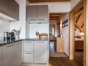 Fridge, stovetop, dishwasher, coffee/tea maker - Holiday Apartment "Rosengarten - Wernerhof" with Mountain View, Wi-Fi, Balcony and Garden (Jenesien (BZ))