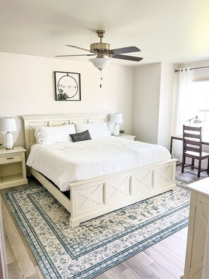 3 chambres, coffres-forts dans les chambres, bureau