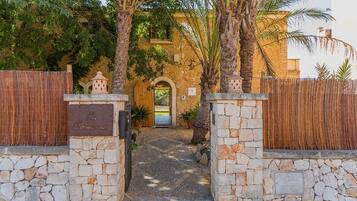 Enceinte de lâhĂ©bergement