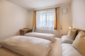 1 bedroom, free WiFi, bed sheets