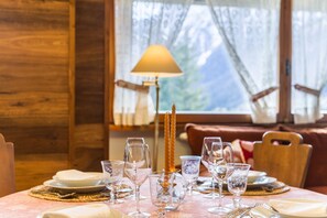Dining - Apartment “In centro a Courmayeur Mont Blanc” with Mountain View & Balconies (Courmayeur)