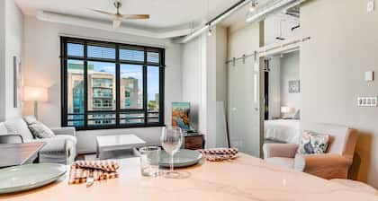 Urban City Living at the Jukebox