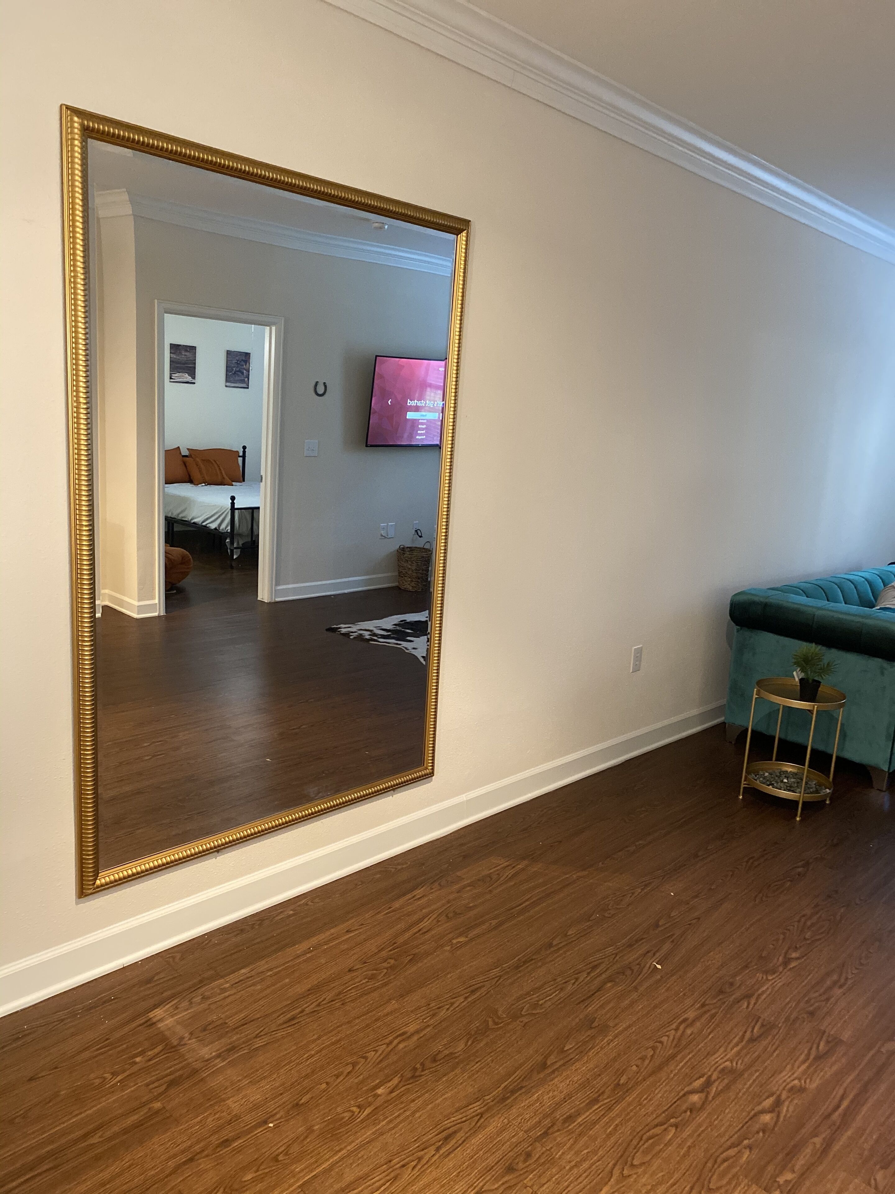 Western Meets Modern- Spacious 2Bdrm Apmnt Galleria/MedCentr/Downtown