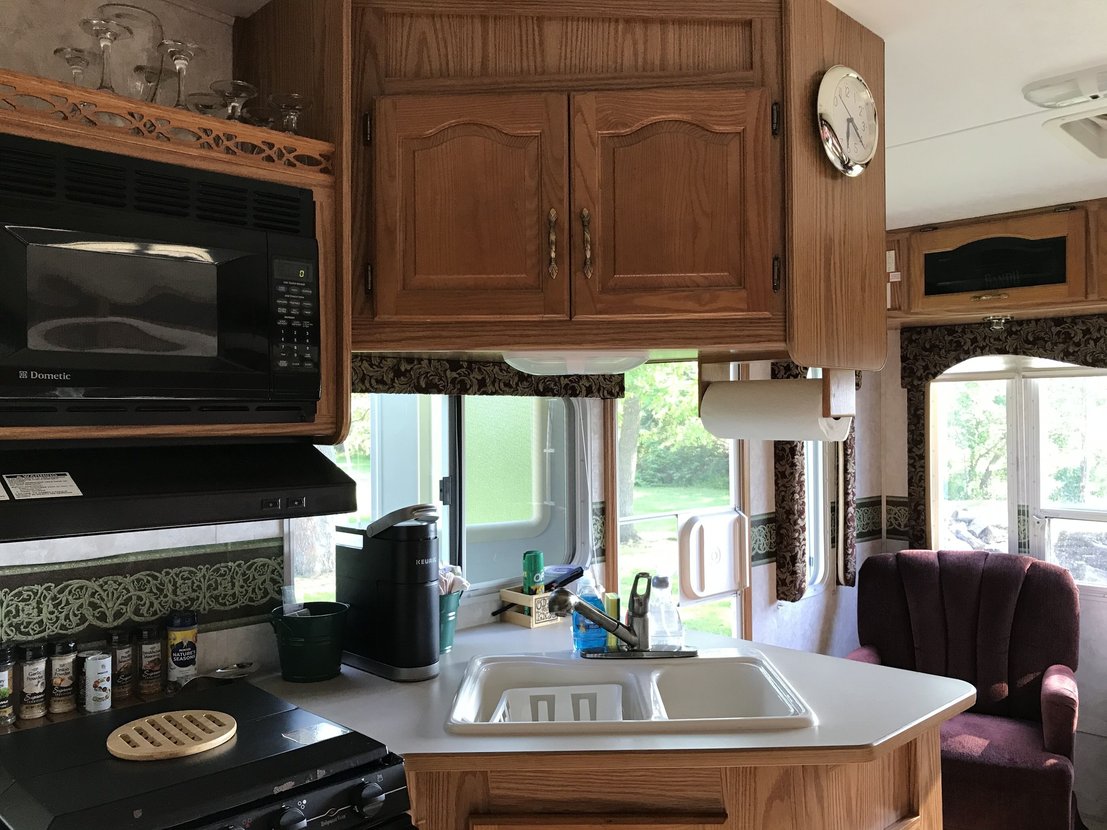 Lake Country Getaway minutes from Lake Ontario