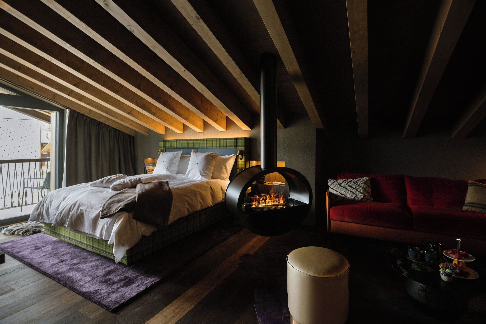 Premium bedding, free minibar, in-room safe, desk