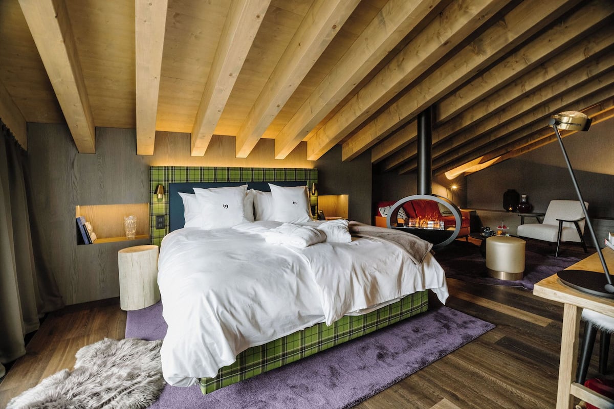 Habitación (Roof Suite) | Ropa de cama de alta calidad y artículos del minibar gratis 