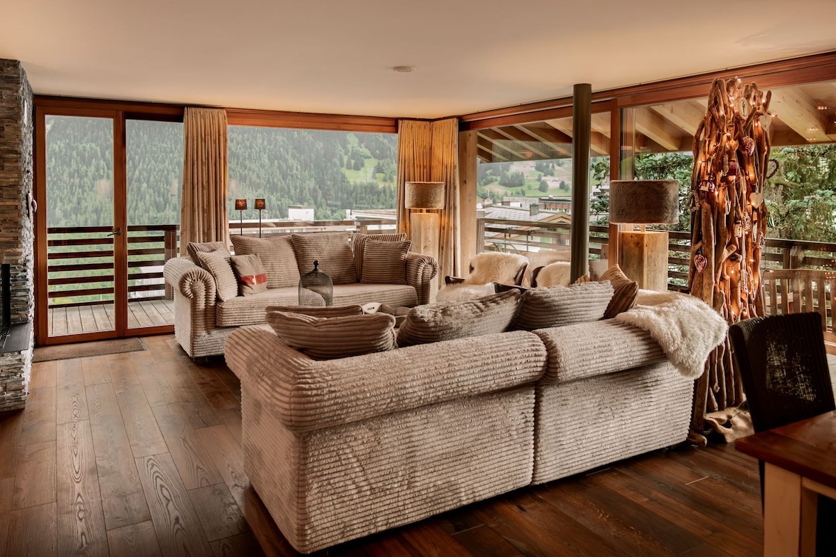 Wald Alpine Panorama Residence | Living area | Flat-screen TV, Netflix, streaming services