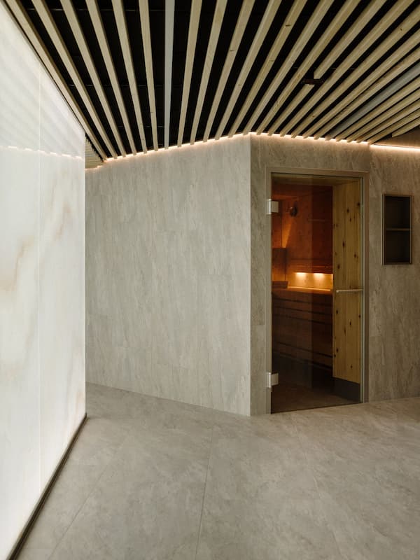 Couples treatment rooms, sauna, steam room, body treatments