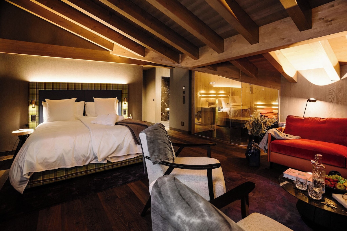 Eiger View Spa Junior Suite | Premium bedding, minibar (free items), in-room safe, desk