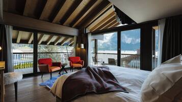 Corner Room with Eiger View | 3 bedrooms, premium bedding, free minibar, in-room safe