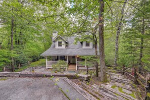 Exterior - Cozy Retreat w/ Deck & Sapphire Resort Access! (Sapphire)