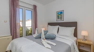 1 bedroom, free WiFi, bed sheets