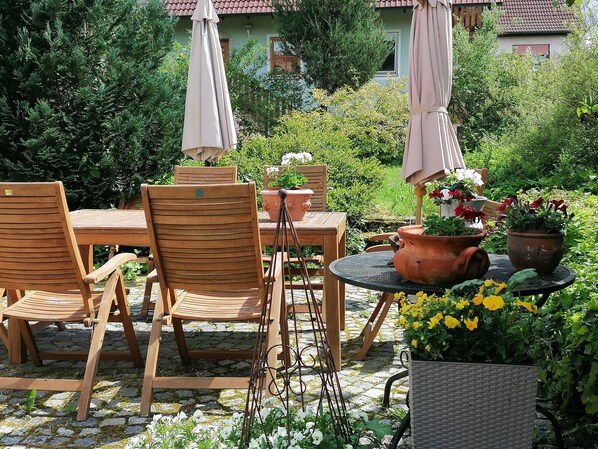 تناول الطعام بالخارج