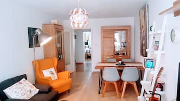 Apartment | Living area | Flat-screen TV