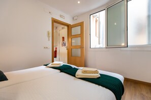 2 bedrooms, iron/ironing board, travel cot, free WiFi
