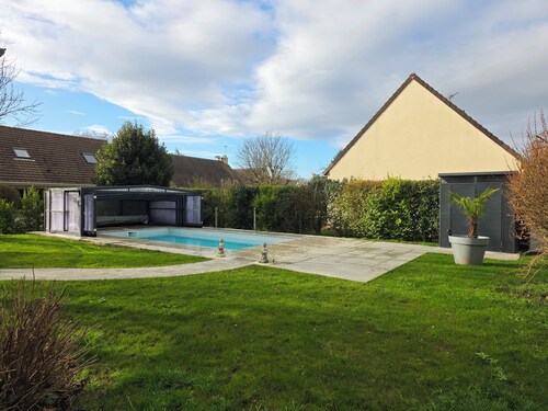 House 12 persons with heated indoor pool 7min from Cabourg