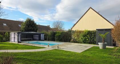 House 12 persons with heated indoor pool 7min from Cabourg