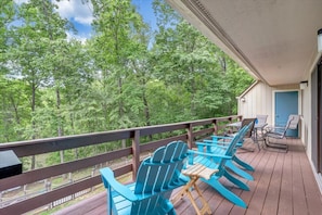 Property grounds - Cozy Cove- Fenced yard for your dog and calm waters to swim for the family (Moneta)