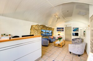 Reception - HOTEL DES CALANQUES (Cassis)