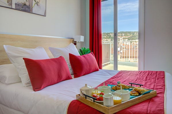 Superior Double Room | Free WiFi - HOTEL DES CALANQUES (Cassis)