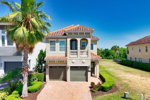 Exterior - Dazzling Villa with Themed Bedrooms at Reunion (Kissimmee)