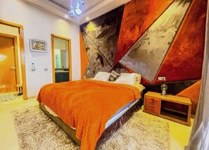 3 室のベッドルーム、アイロン / アイロン台、旅行用ベビーベッド、WiFi (無料)